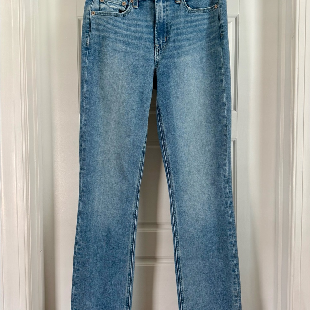 Gap Women's Light Blue Straight Leg Jeans - Size 4 Long